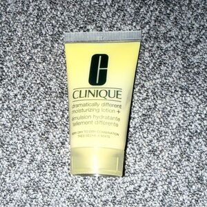 Clinique Dramatically Different Moisturizing Lotion+ - 1 oz Travel Size